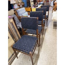 Set a 4 very nice strap dining chairs made in Italy