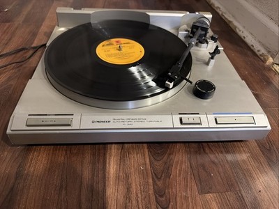 Vintage 1983 Pioneer PL-S40 Direct Drive Auto  Return Turntable Record Player