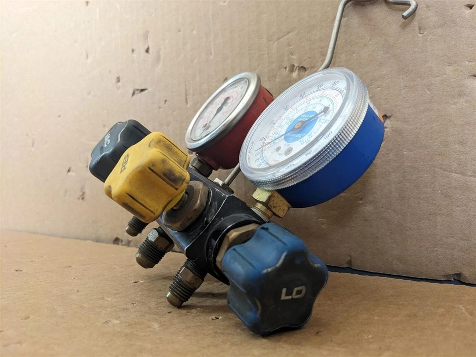 Colector multimecánico Imperial Eastman cuatro válvulas AZUL Y ROJO 4 válvulas Foto 3 de 4