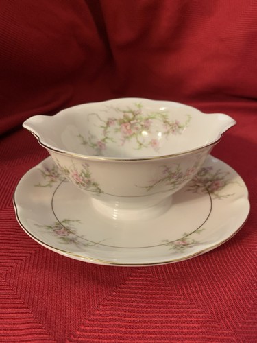 Theodore Haviland New York - ROSALINDE Gravy Boat - w/ Attached Underplate