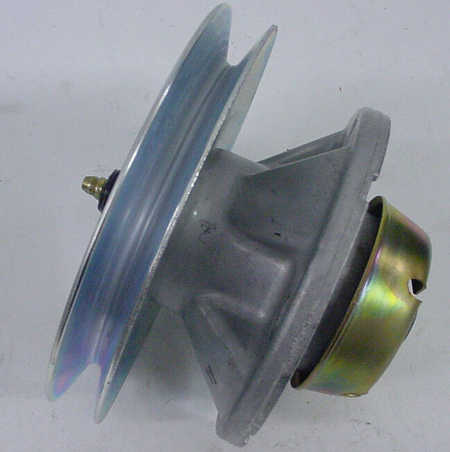 GENUINE JOHN DEERE OEM Mower Spindle AM121342 44