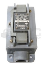 NEW ALLEN BRADLEY 800S-2SD4 /M PUSHBUTTON STATION 600VAC TYPE 4