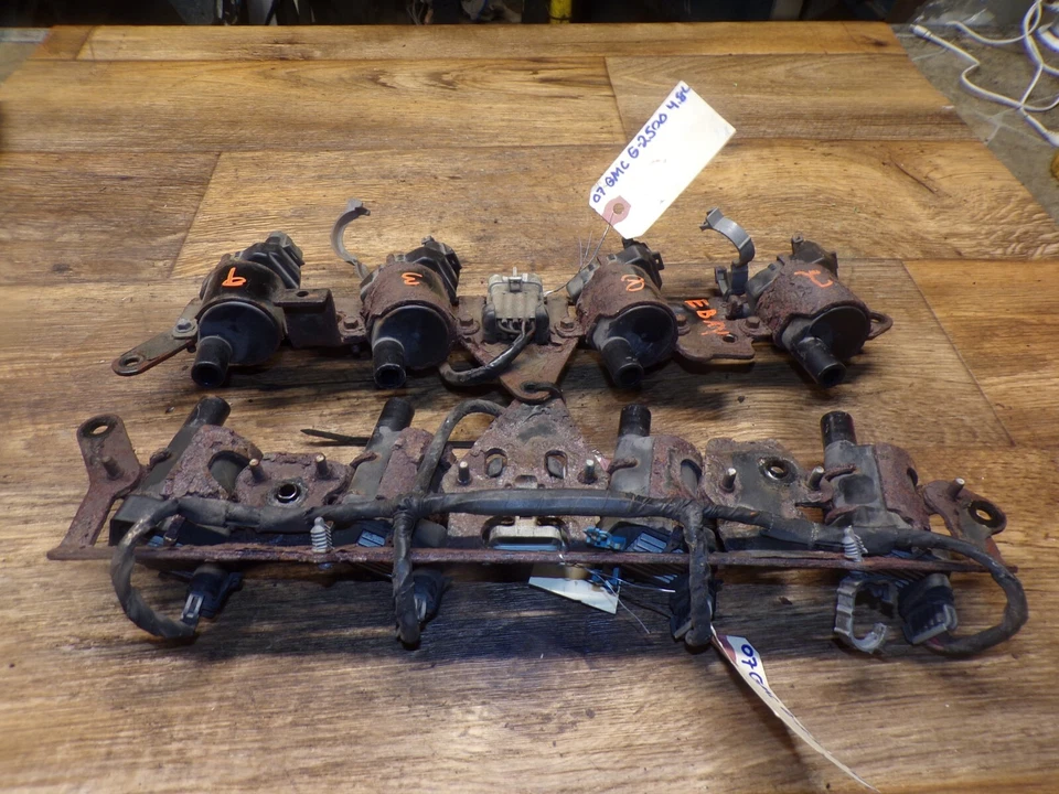 03-07 EXPRESS SAVANA 02-06 ESCALA 00-06 SUBURBAN ENG BOBINAS DE ENCENDIDO CON SOPORTES Foto 4 de 4