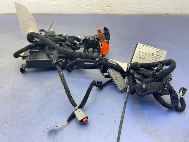 2014 - 2017 MASERATI GHIBLI M157 OEM LEFT FRONT SEAT CONTROL MODULE W/ HARNESS