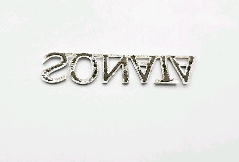 HYUNDAI SONATA 2002-2005 TAPA MALETERO TRASERO CROMO EMBLEMA LOGOTIPO INSIGNIA OEM Foto 3 de 3