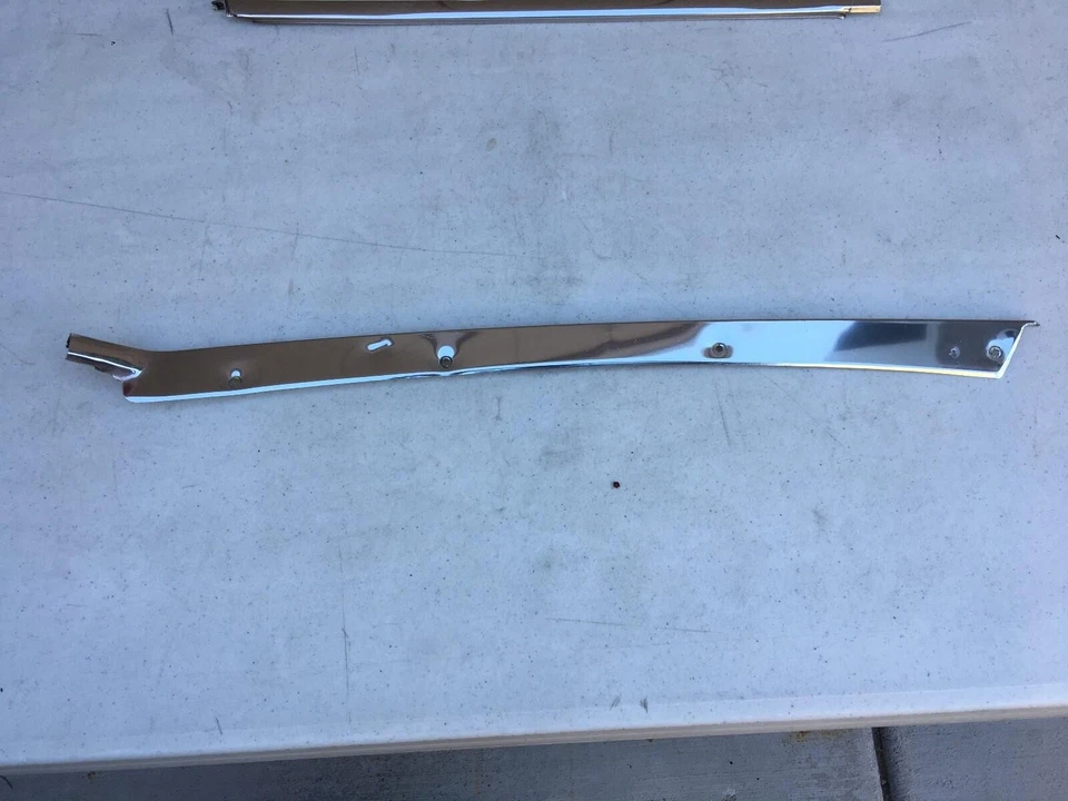 Cadillac 1977-1984 sedán Deville marco de apertura de puerta moldura pasajero delantero Foto 4 de 4