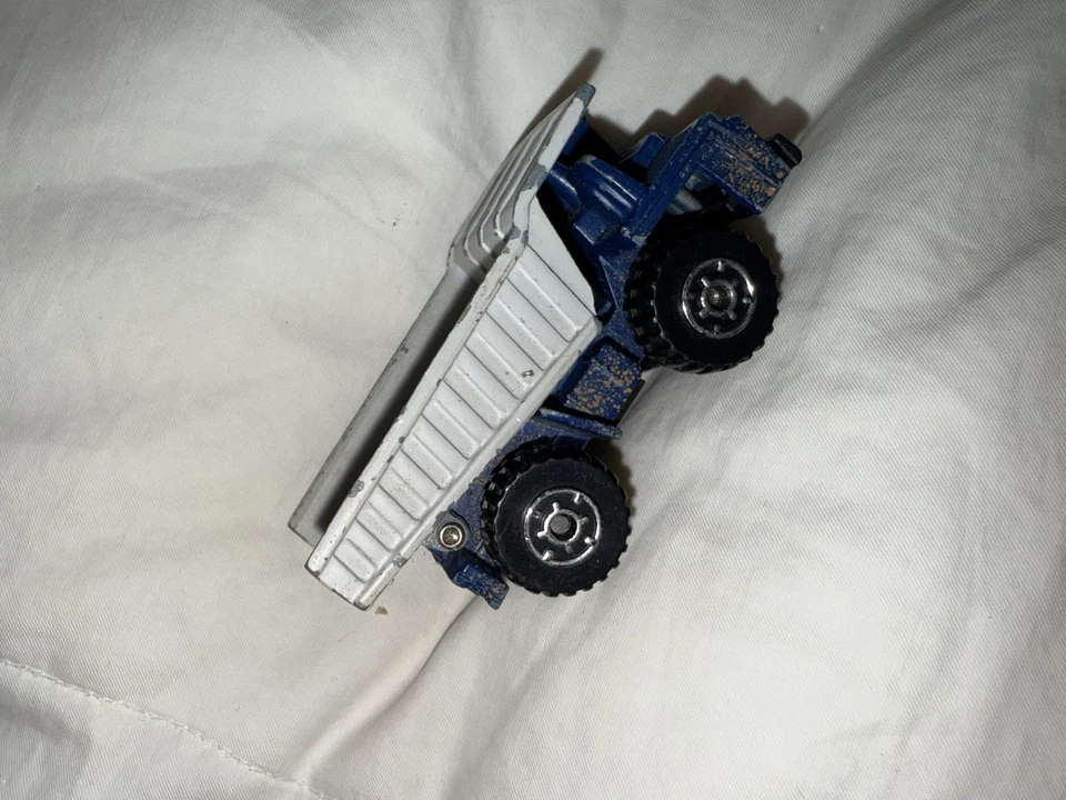 Camión de volteo articulado Matchbox 1980 de colección • de Lesne Foto 2 de 4