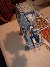 LEGO Star Wars AT-AT 4483 Complete Set with 1064 Pieces & Minifigures