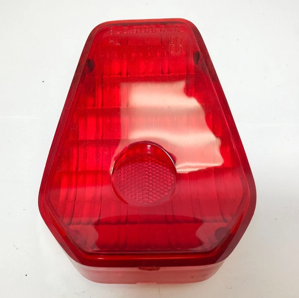 Chrysler New Yorker 1964 luz trasera lámpara lente roja y paquete de junta 2448690 nuevo de stock Foto 2 de 4