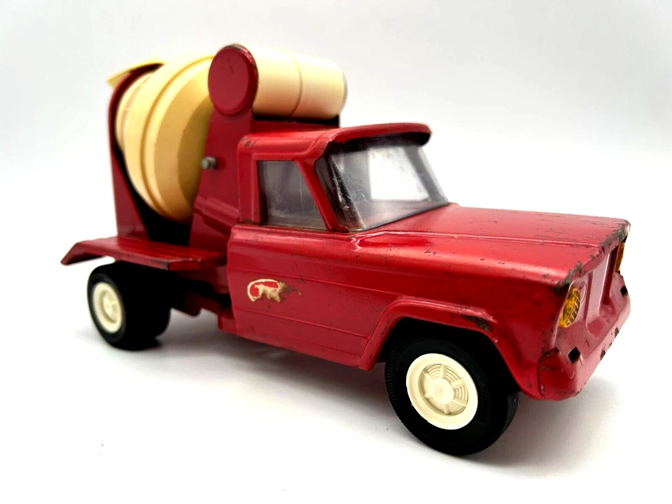 Vintage 1960s Red Tonka Cement Mixer Truck Pressed Steel Large - Image 3 of 4
