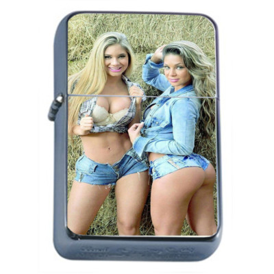 Country Pin Up Girls D34 Flip Top Oil Lighter Wind Resistant 