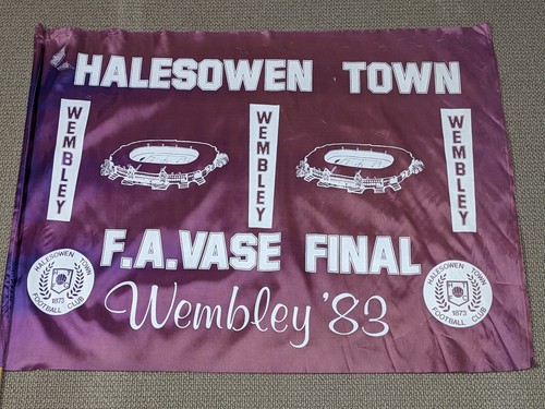Jarrón Halesowen Town Football Club 1983 FA bandera final grande original vintage - Imagen 2 de 10