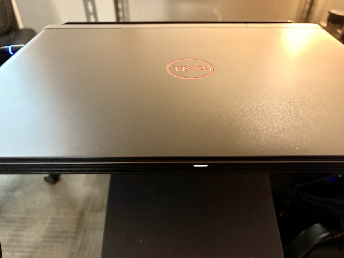 Dell Inspiron 7577 Gaming Laptop i7-7700HQ GTX 1060 16GB RAM SSD
