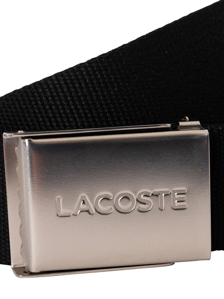Cinturón tejido con hebilla grabada Lacoste para hombre, negro Foto 2 de 4
