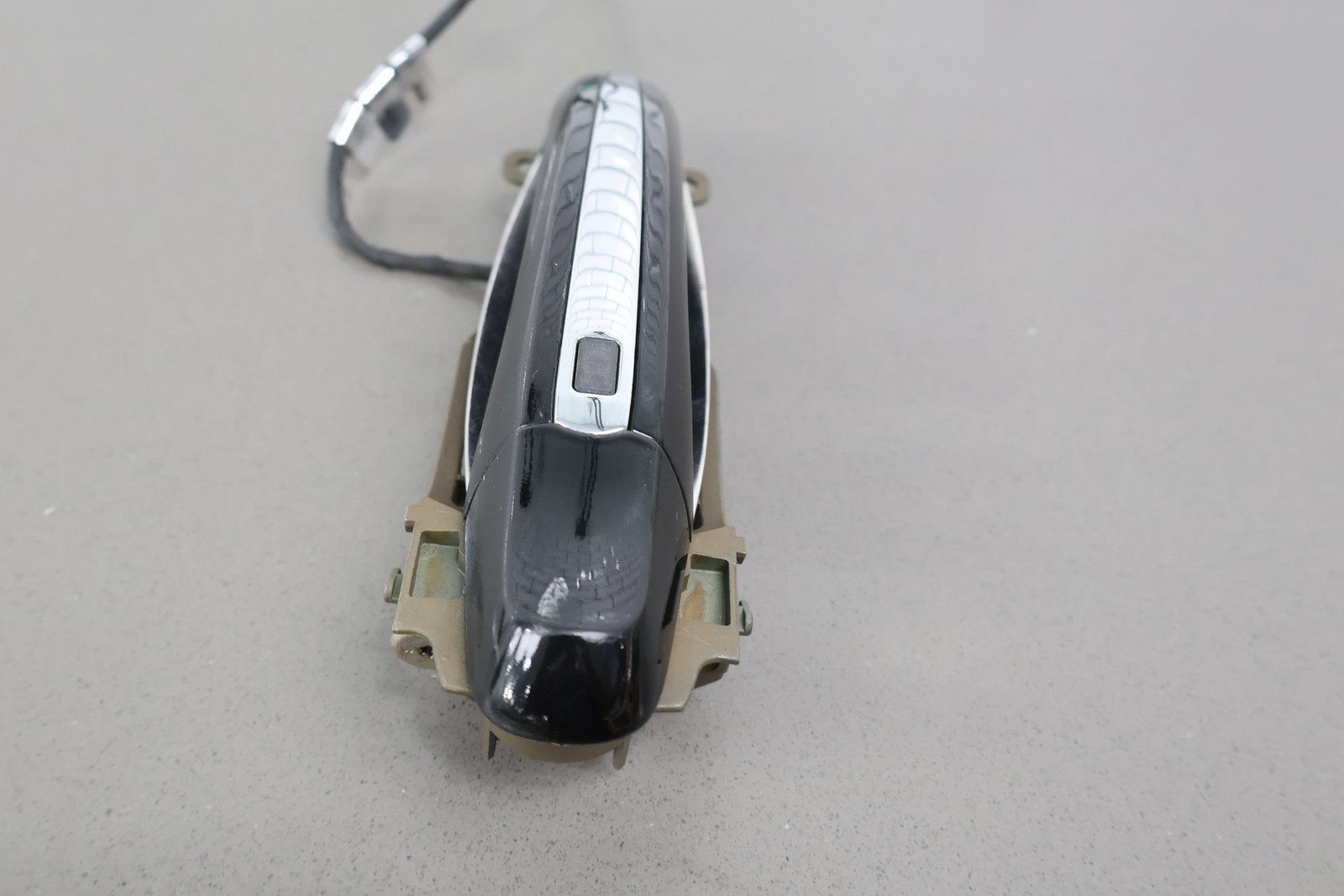 06-12 Bentley Flying Spur Rear Left LH Outer Door Handle (Beluga 14/ Chrome)