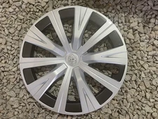 TOYOTA CAMRY L  2018 2019 2020 2021 2022 HUBCAP WHEEL COVER   4260206140  
