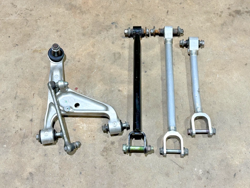 Juego de brazo de control inferior superior izquierdo para conductor trasero Infiniti Q70 14-19 AWD PO39 OEM Foto 4 de 4