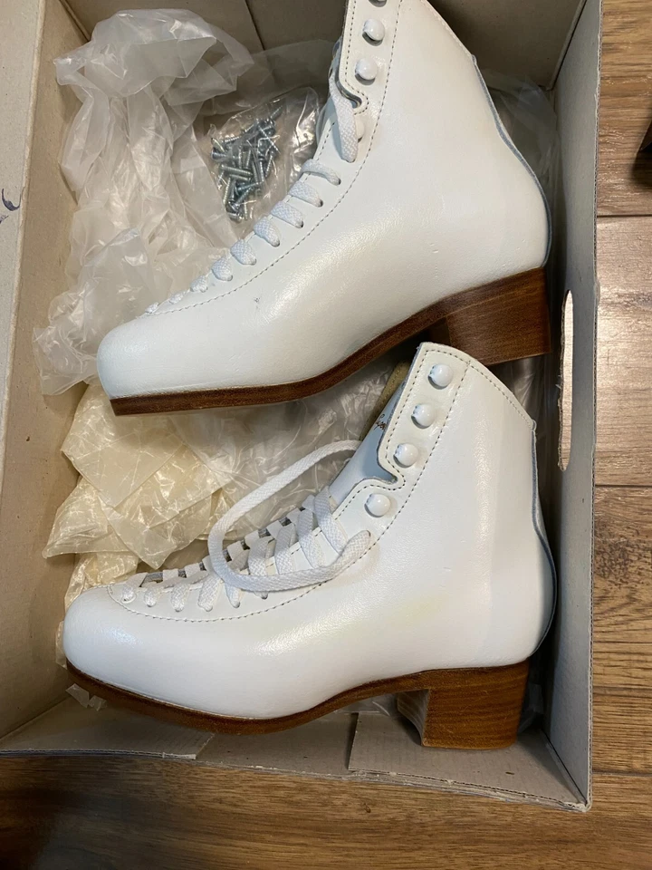 NUEVO Risport Figura Patines As Coronation Blades John Wilson.  Talla 23,5 Foto 2 de 4