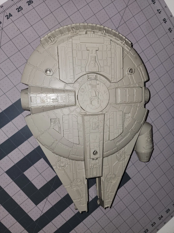 Millenium Falcon Star Wars Playset Micro Machines Lewis Galoob Vtg 1995 Toy Used - Image 2 of 4