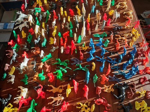 Vintage Louis Marx & Hong Kong and unmarked Plastic Cowboy & Indians & Animals - Picture 15 of 24