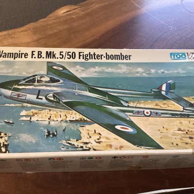Frog #F217 Vampire F.B. Mk. 5/50 Fighter-Bomber 1:72 Scale - Open Box - NOS