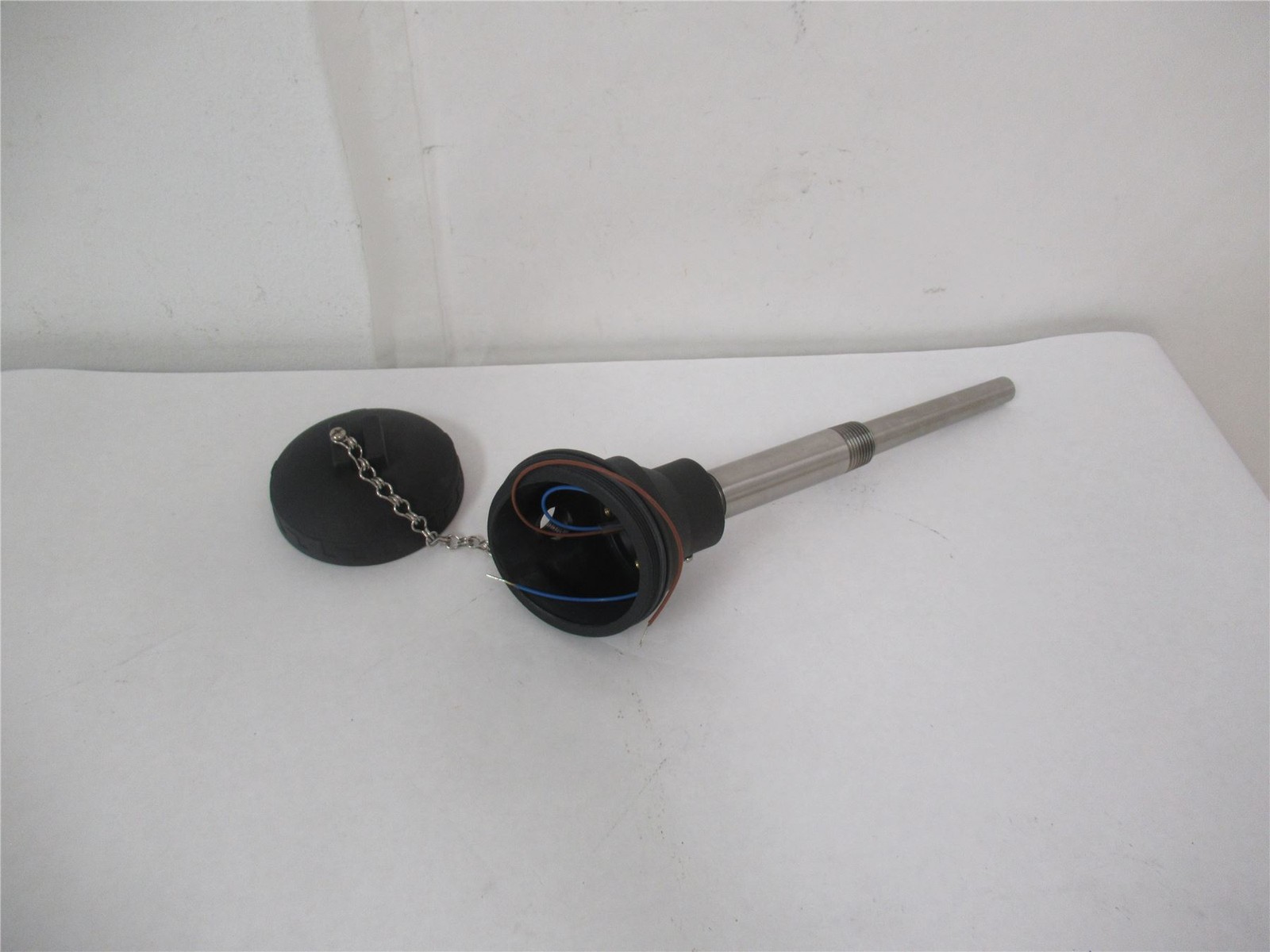 251672 New-No Box; FES Systems 74600005M002 Temperature Probe 8 3/8" w/well