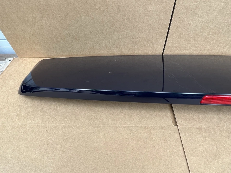 Alerón trasero Dodge Caravan 2011-2020 con conjunto de tercera luz de freno OEM azul Foto 2 de 4