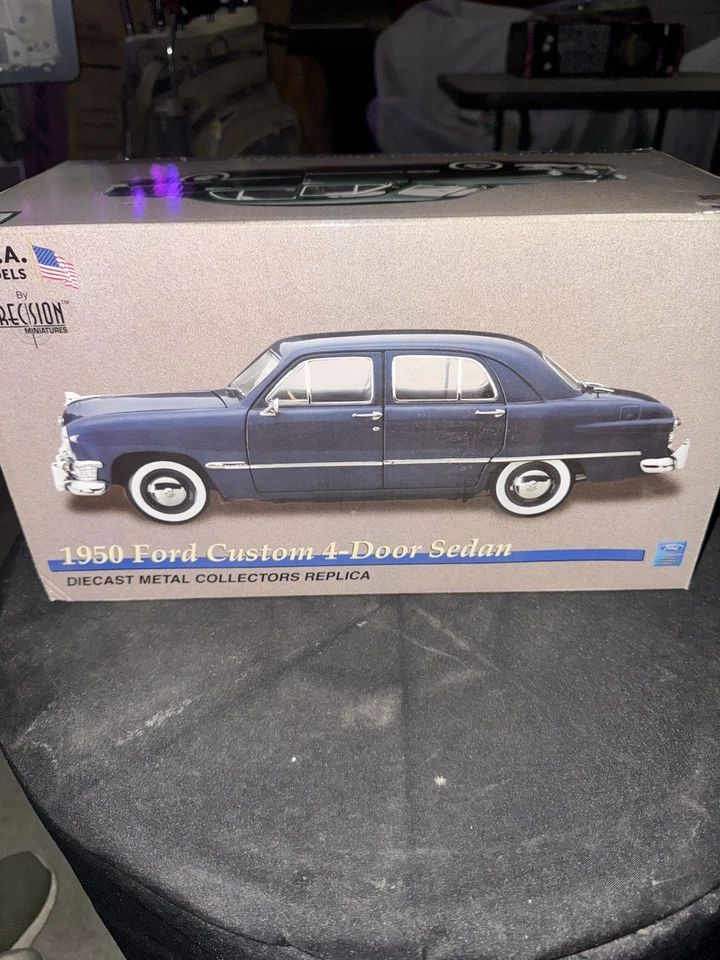 Ford Custom 1950 Precision Miniatures sedán de 4 puertas escala 1:18 PMUS-03GR verde Foto 2 de 3