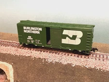 ⚡️ HO Scale 💥 Burlington Northern Boxcar ~  Sliding door Industrial Rail ~ New