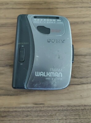 Sony WM-FX123 Walkman Cassette Player Mega Bass FM/AM Radio TESTED