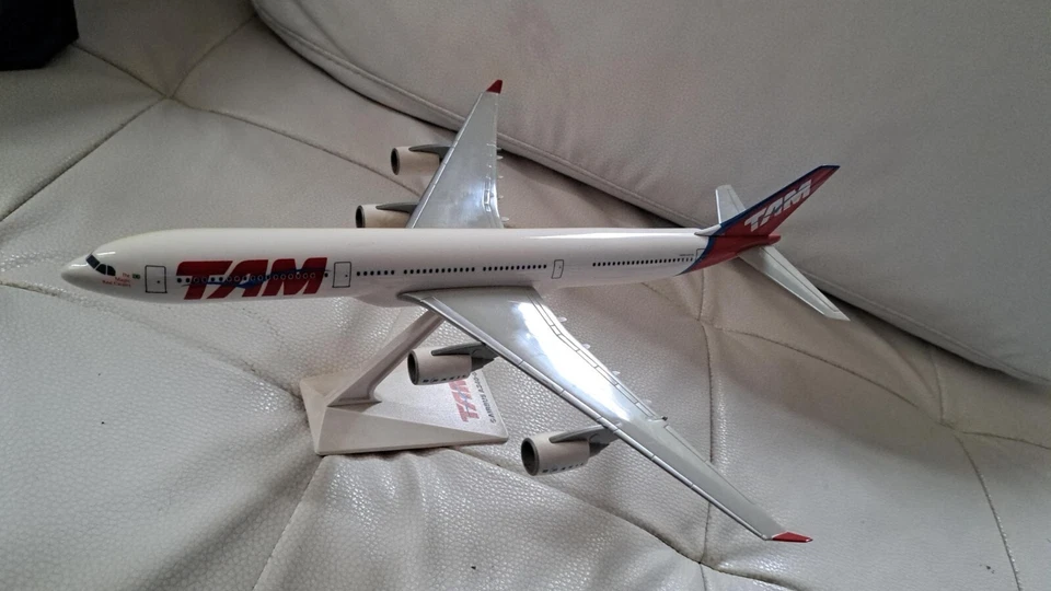 airmodel modellismo LINEE TAM AIRBUS A340-500 - Immagine 2 di 3