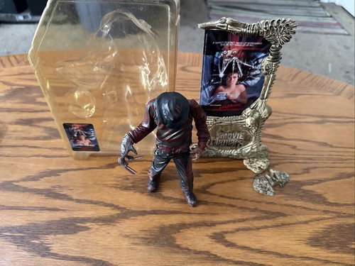 Figura de acción Freddy Krueger Maniacs Nightmare Elm Street 2001 McFarlane Toys - Imagen 1 de 7