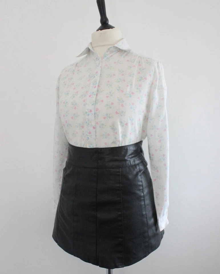Vintage 1970s Floral Shirt White PINK Blue Flowers Retro Casual Top Blouse 12 - Image 4 of 4