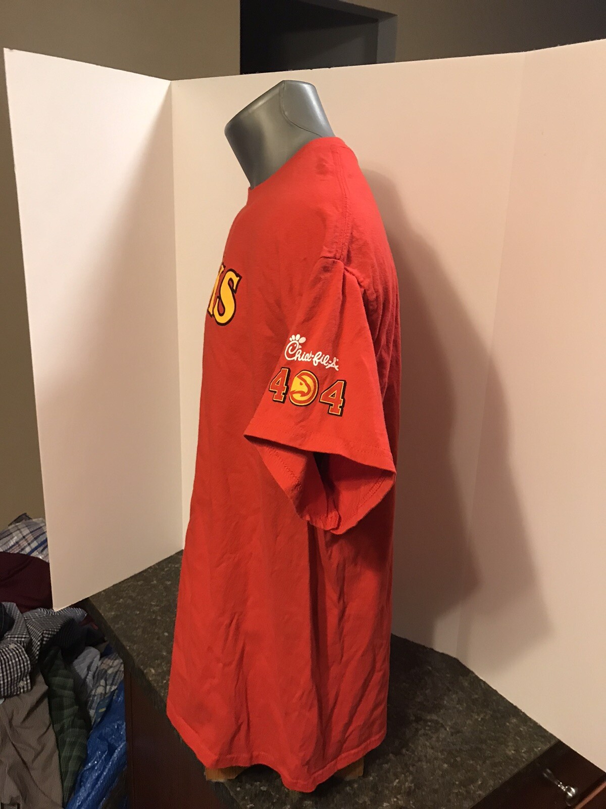 Atlanta Hawks Chik-Fil-A Men’s T-shirt XL Red Cotton - Athletic Cut