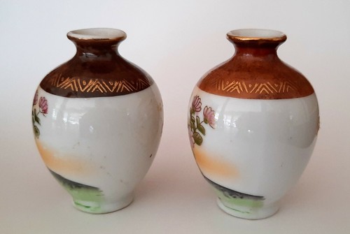 2 Vintage Miniatur kleine Vasen Urnen handbemalt Blumenmuster Japan 2,5" hoch - Bild 2 von 6