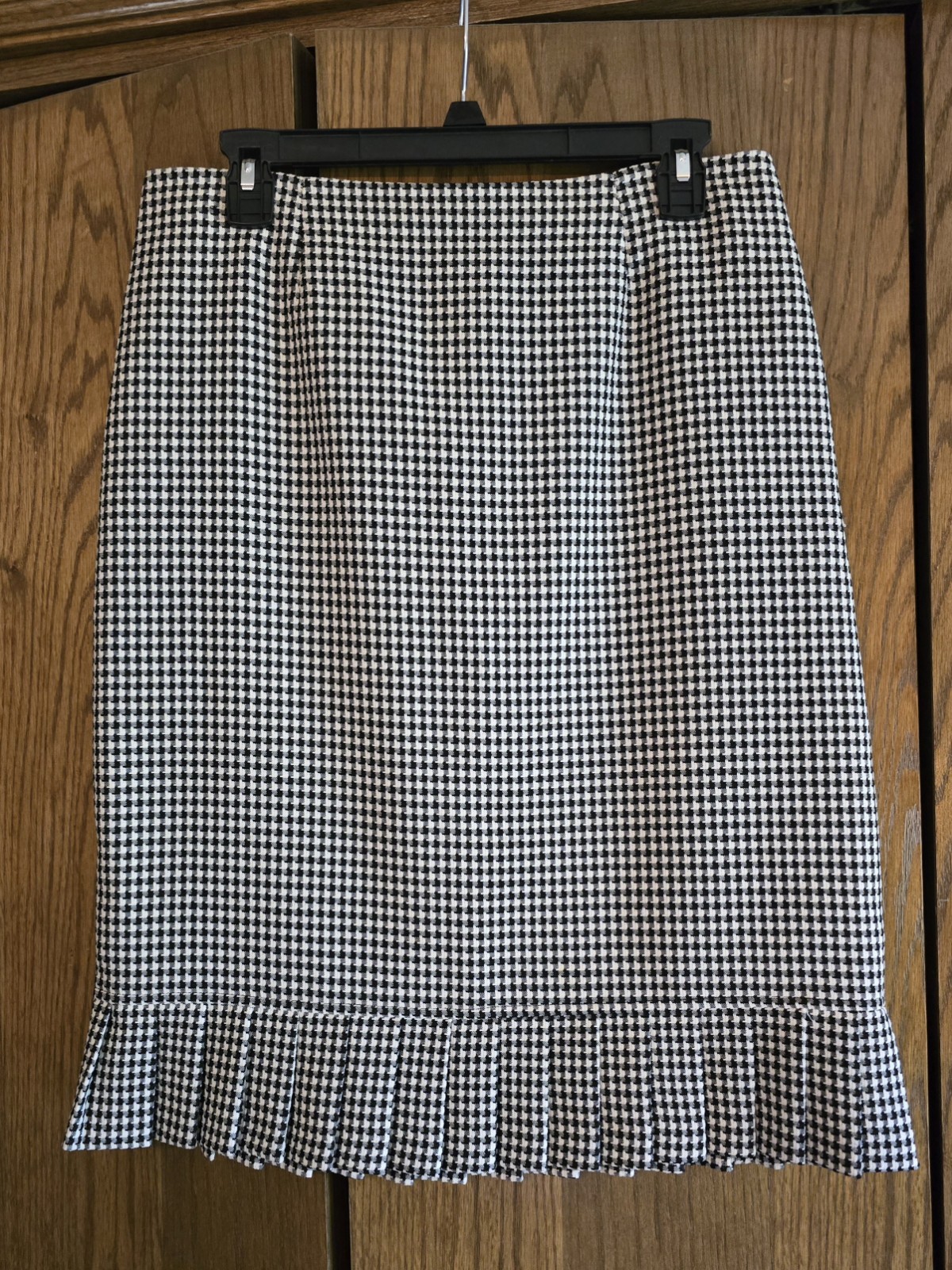 Vintage Houndstooth Pleated Pencil Skirt with Ruffle Hem Size 10