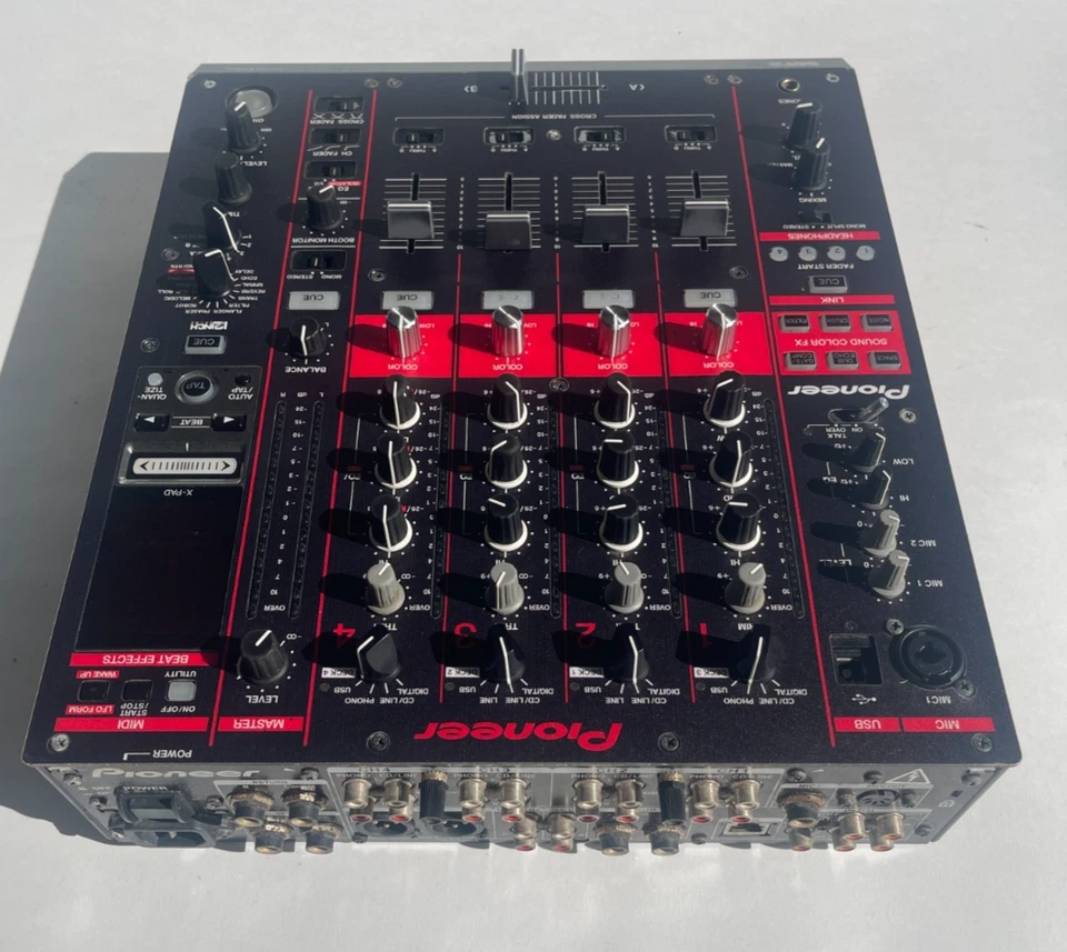 Pioneer DJ DJM-900SRT 4-Channel Serato Pro DJ Mixer with Power Cable - Image 3 of 4
