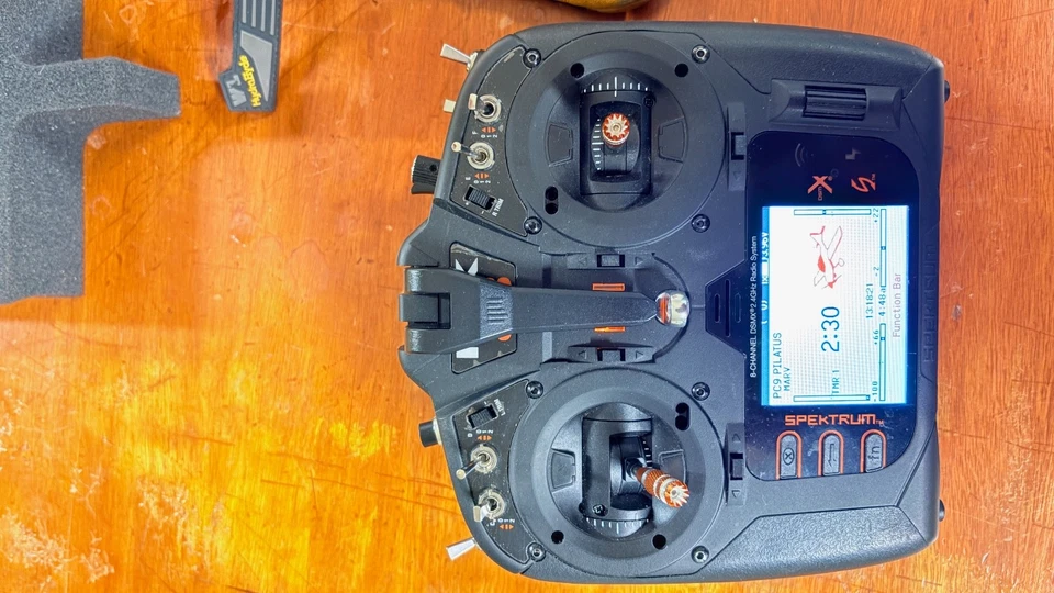 NX8 Spektrum Transmitter SPMR 8200/8201 - Image 2 of 4