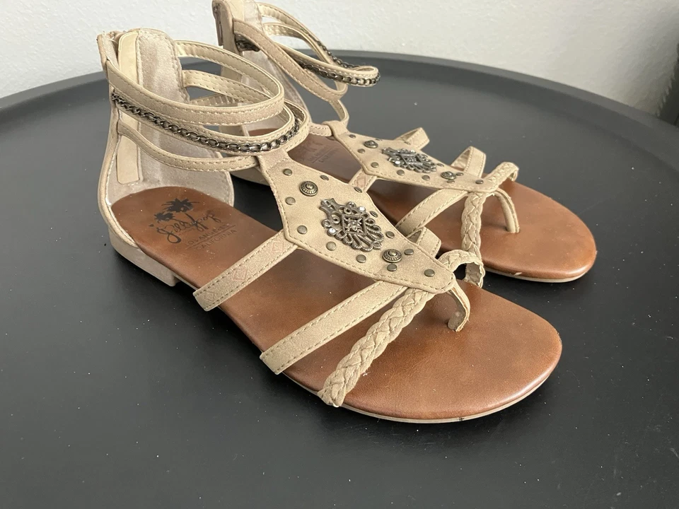 Jelly Pop Boho Chic Leather Strappy Woman’s Sandals W/ Metallic Accents Size 7 - Image 2 of 4