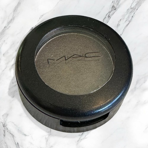 MAC Cosmetics Club Satin Single Eyeshadow .05oz Without Box NOS Discontinued - Picture 3 of 4