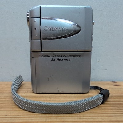 Gateway MPEG4 2.1 megapixels DV-S20 Digital Camera