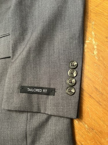 Jos. A. Bank 40S (34 W) Grey Wool Suit, Jacket and pants, Tailored Fit - Picture 7 of 9