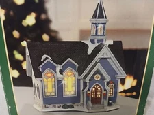 BEAUTIFUL DELUXE WINDOWS CHURCH - LIGHTED CHRISTMAS VILLAGE HOUSE DISPLAY DECO