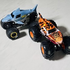 Monster Jam - Lot of 2 - 8