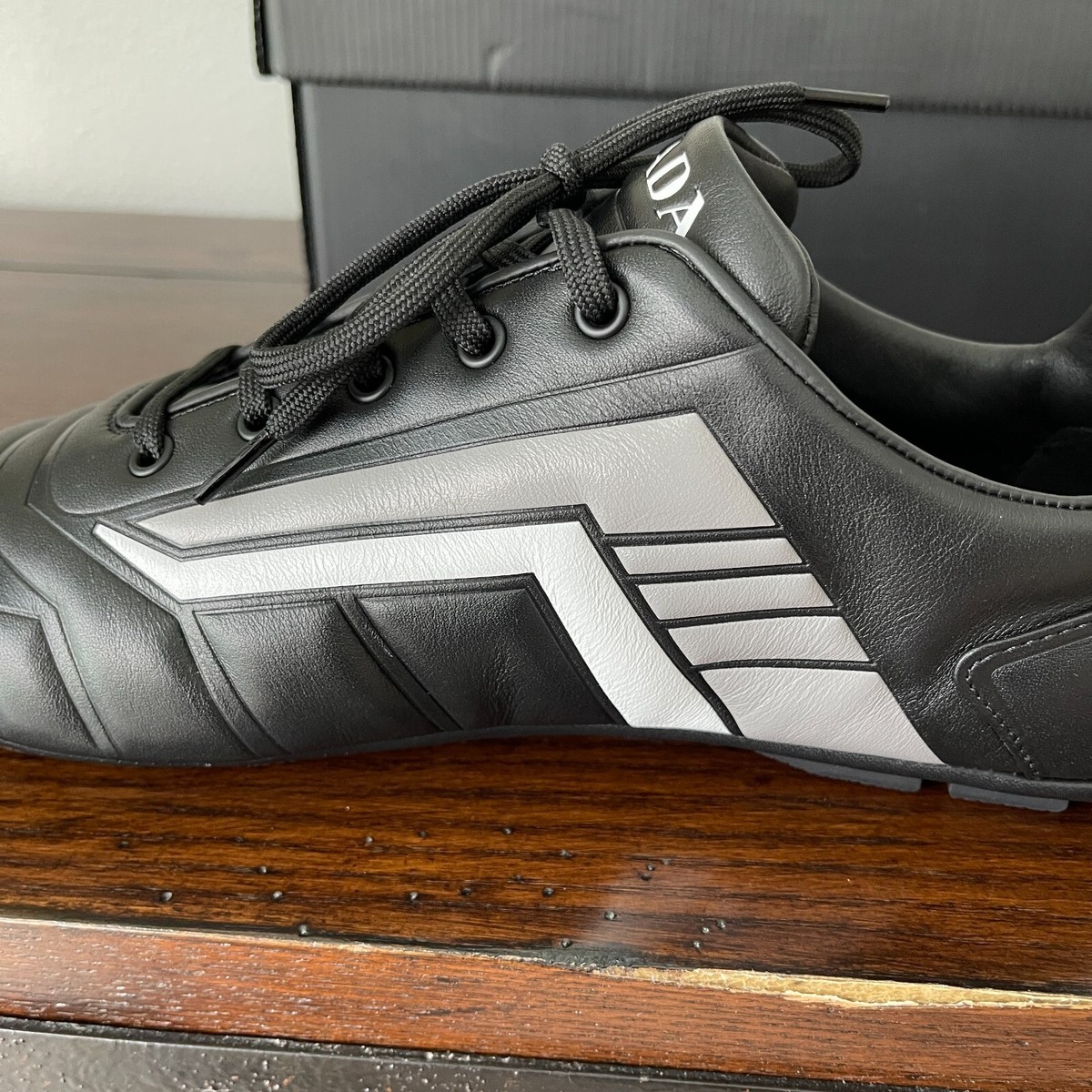 スニーカー PRADA Men Sneakers 2EG325 A21F0700 Black Prada 2EG325 Men's Black Leather Logo Lace-up Sneakers, Many
