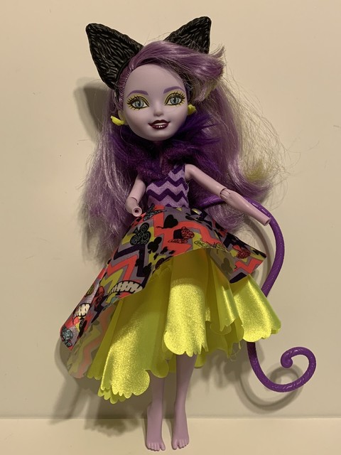 way too wonderland dolls