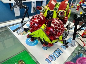 70708 Galaxy Squad Hive Crawler - Used