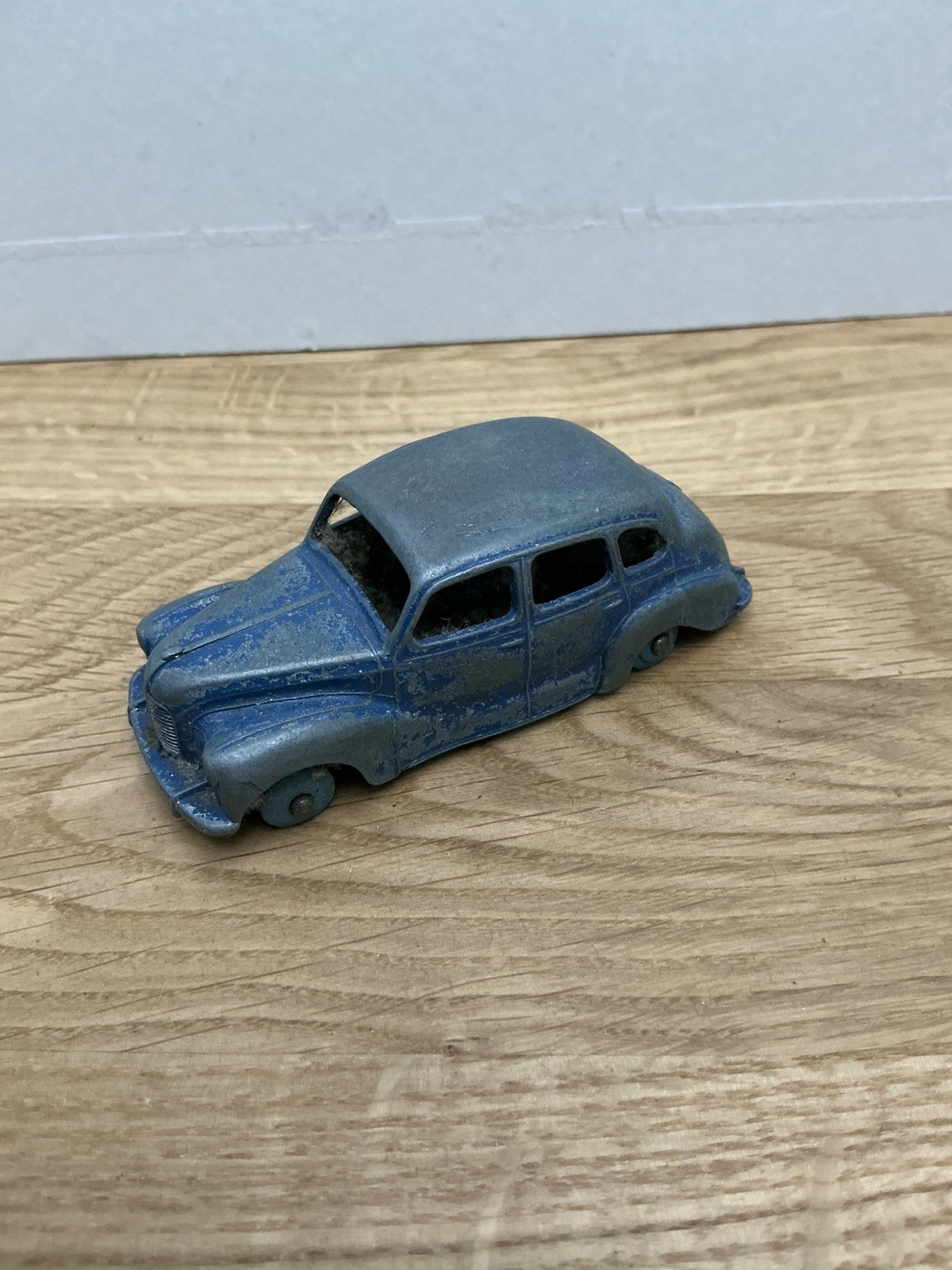 Dinky 152, Austin A40 Devon - Free Price Guide & Review
