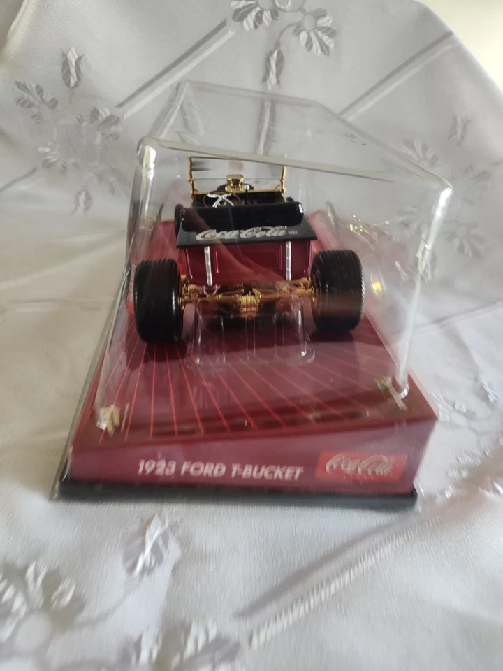Johnny Lightning Coca Cola 1923 Ford T-Bicket escala 1:18 Die Cast Car rojo Foto 4 de 4