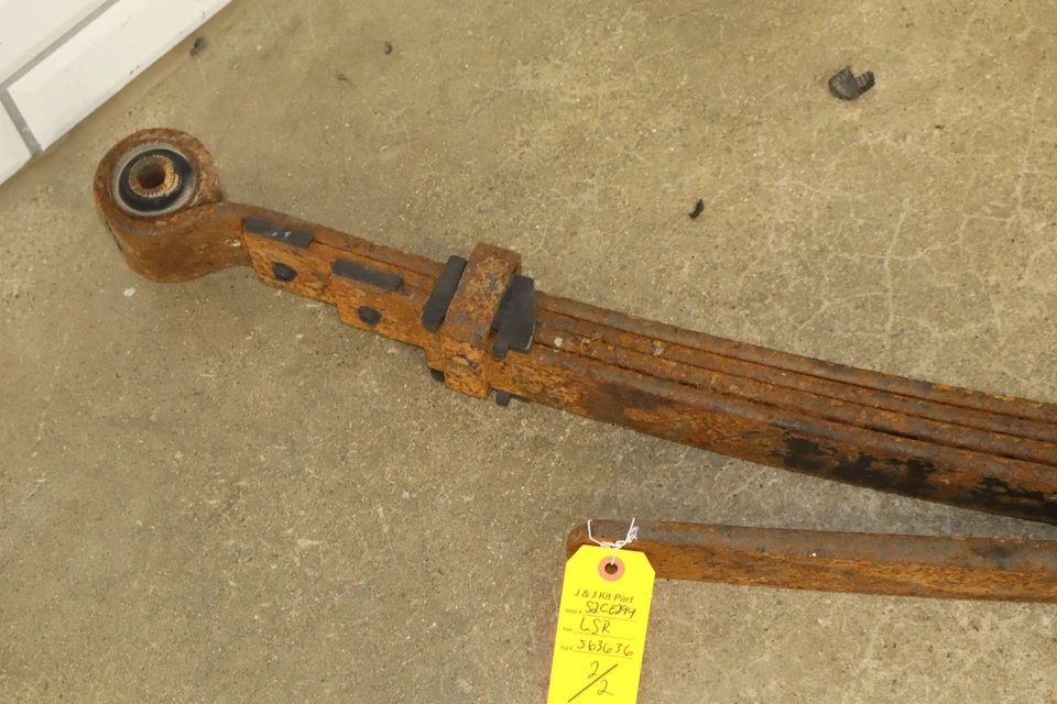 01-10 Chevy Silverado 2500HD OEM Rear Leaf Springs Pair Left/Right 225k - Image 2 of 4